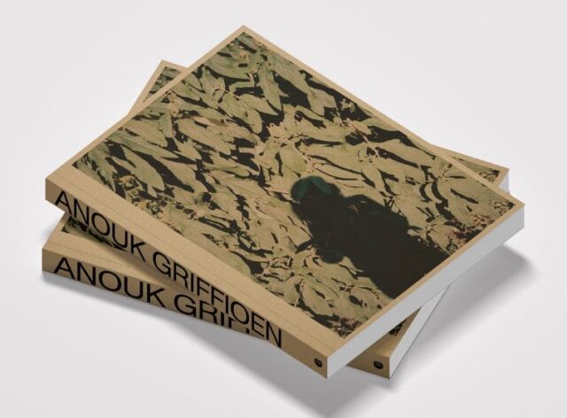 In de podcast Drawing Photography Archive praat ik in deze derde aflevering met @studiojoostgrootens over het boek dat zij maakten voor @anoukgriffioen. In de podcast hoor je Dimitri en Joost praten over de keuzes die zij maakten en welk doelen zij voor ogen hebben met het boek. Natuurlijk praten we over de hoeveelheid tekeningen, de foto’s van Anouk en van haar vader en over de omvang van het boek. En ze vertellen over de bijzondere keuze die zij maakten voor het omslag. Dank Joost en Dimitri voor jullie bijdrage aan deze serie podcasts ter ere van het boek en de komende expo in het @krollermullermuseum. Het boek verschijnt in maart bij @japsambooks. De link naar de podcast staat in de bio van @flowerdales #podcast #podcastinopdracht #flowerdalesagency #nuheternogis #inenglish 

🇬🇧 In this third episode of the podcast Drawing Photography Archive, I interview @studiojoostgrootens about the book they created for @anoukgriffioen. In the podcast, you can hear Dimitri and Joost talk about the choices they made and their goals for the book. Of course, we talk about the number of drawings, the photographs of Anouk and her father, and the size of the book. They also talk about the unusual choice they made for the cover. Thank you, Joost and Dimitri, for your contribution to this series of podcasts in honour of the book and the upcoming exhibition at the @krollermullermuseum . The book will be published in March by @japsambooks Books. The link to the podcast can be found in the bio of @flowerdales #podcast #podcastinopdracht #flowerdalesagency #nuheternogis